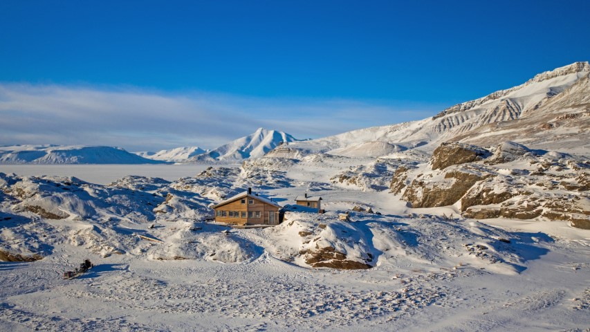 VED VERDENS ENDE PÅ SVALBARD